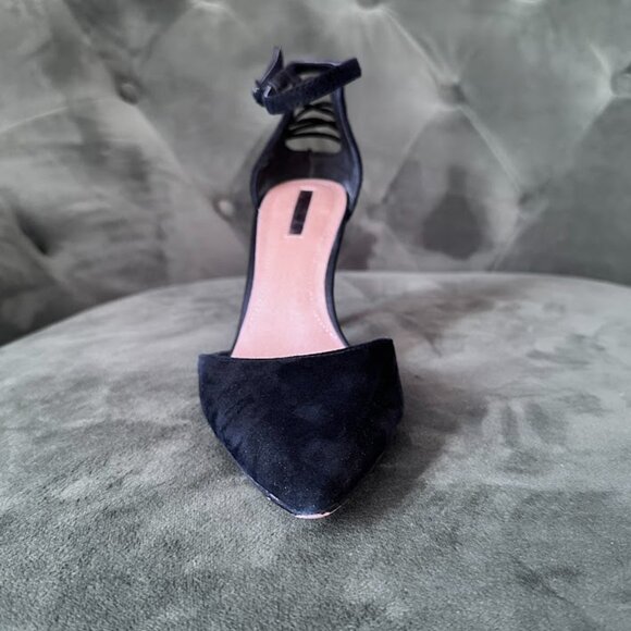Tahari Black Suede Heels - Picture 5 of 7